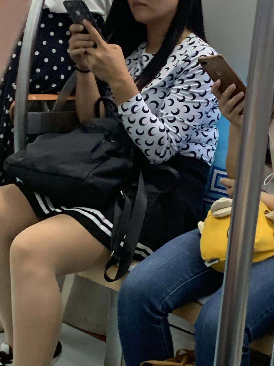 潮流是要烧钱的,为什么时尚单品穿到我身上很丑