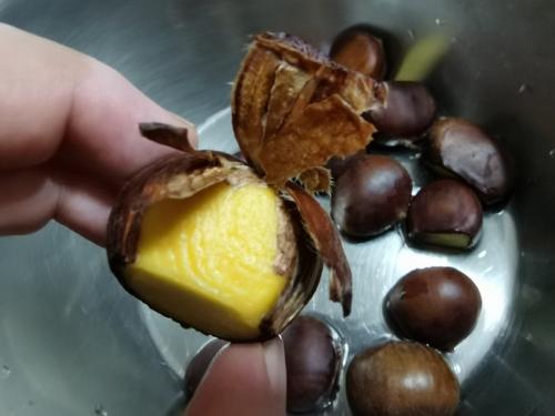 板栗如何存放很好吃,板栗吃不完能放冰箱里冻着吗