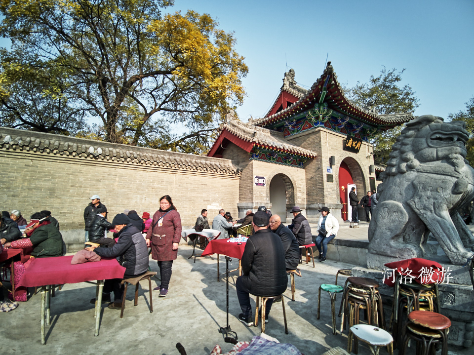 古色古香的大门,庄严气派的中式大门