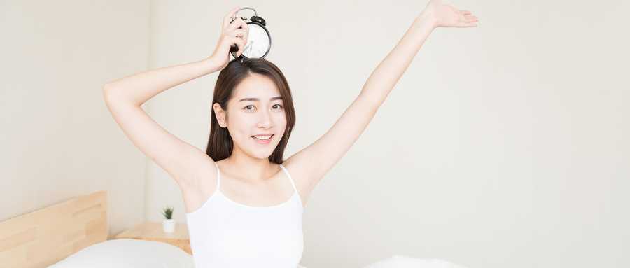 眼睛肿是因为身体有火吗,眼睛肿是不是喝水少