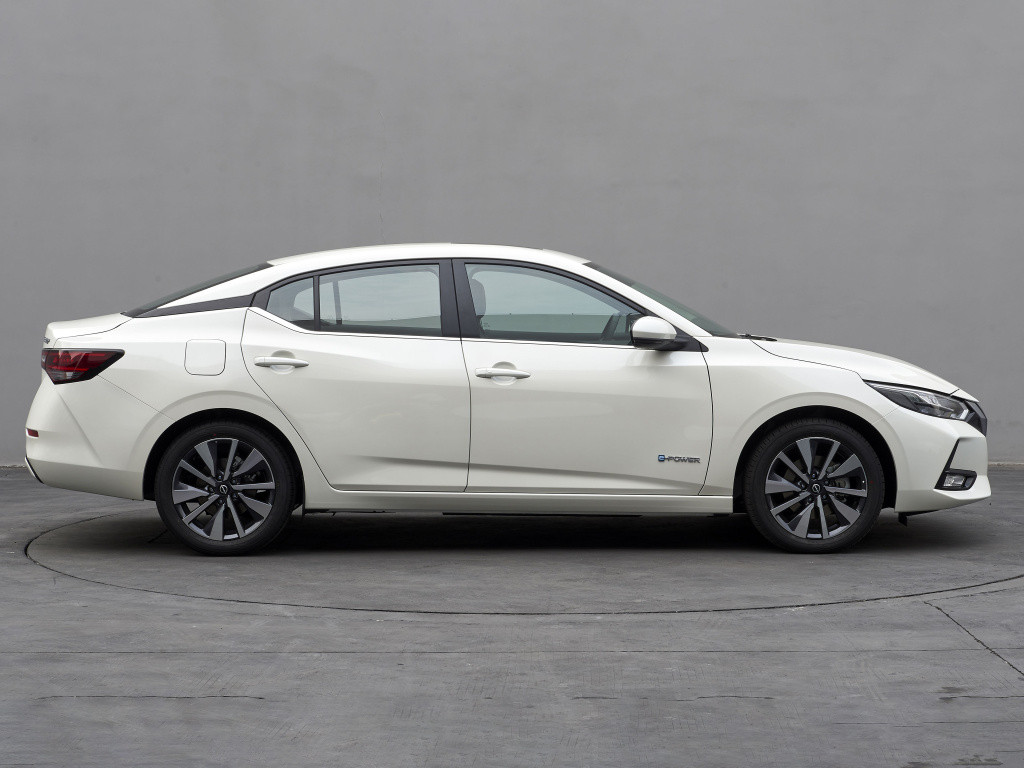 日产轩逸家用省油代步车,日产轩逸适合中年人开吗