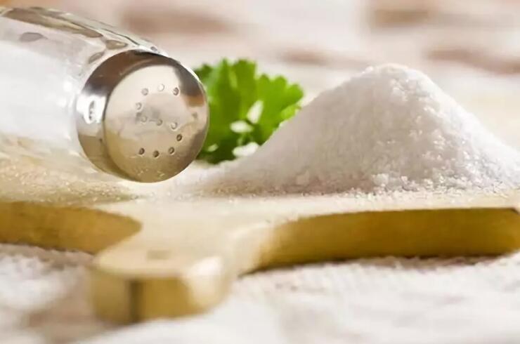 衣服褪色解决小妙招,衣服褪色用什么泡才不会褪色