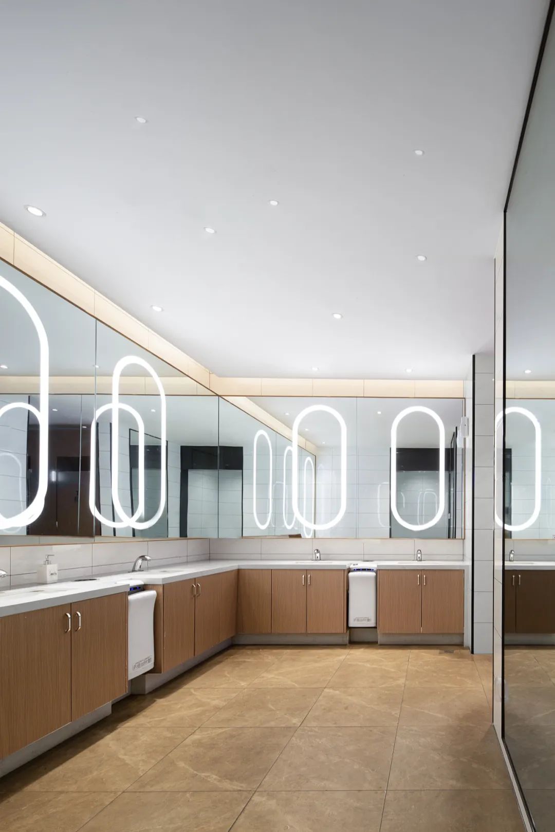 50000平米的购物中心,揭阳天虹购物中心五月天