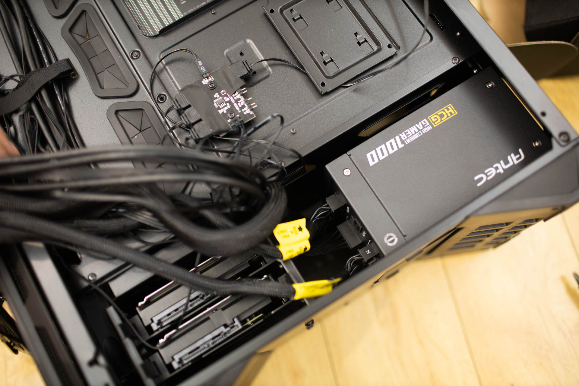 微星氪金枪二代可以装风冷吗,微星氪金枪机箱前面可以拆吗