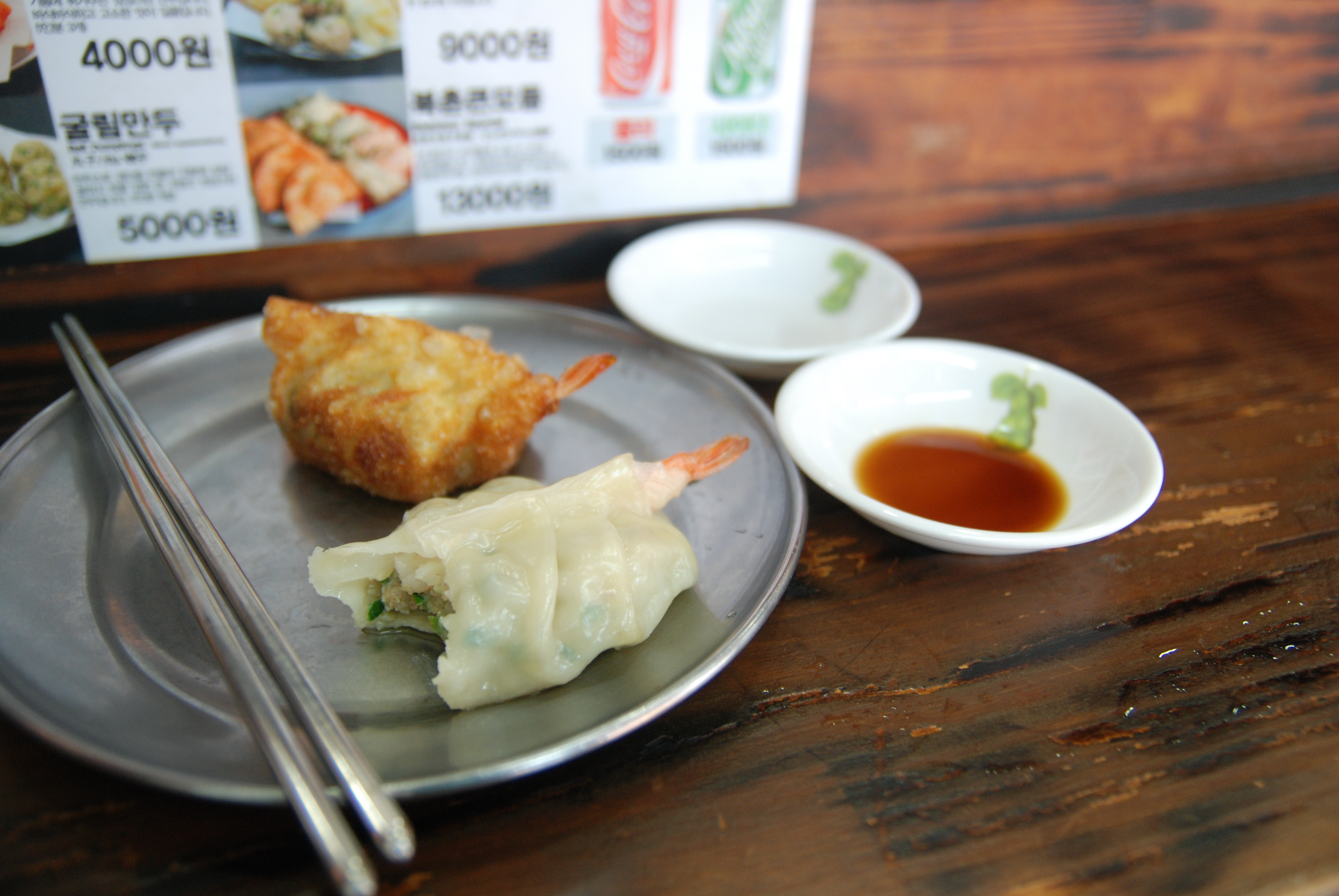 韩国紫菜包饭年糕,韩国美食一条街紫菜饭