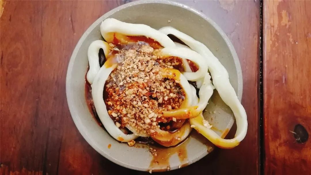 坐上高铁去旅游沿线美食尝个遍,云贵川渝高铁环线