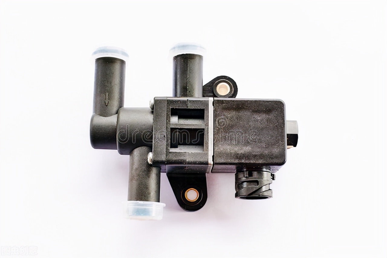 汽车上的碳罐电磁阀工作条件,碳罐电磁阀在汽车哪个位置