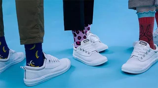 明星同款大牌小白鞋,国际大牌小白鞋