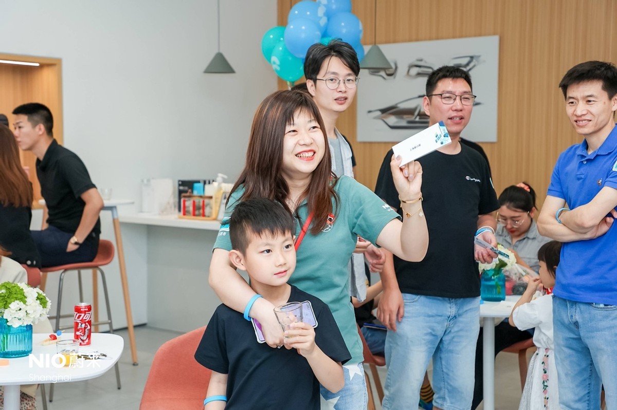 青浦蔚来空间,蔚来空间上海百联南桥购物中心
