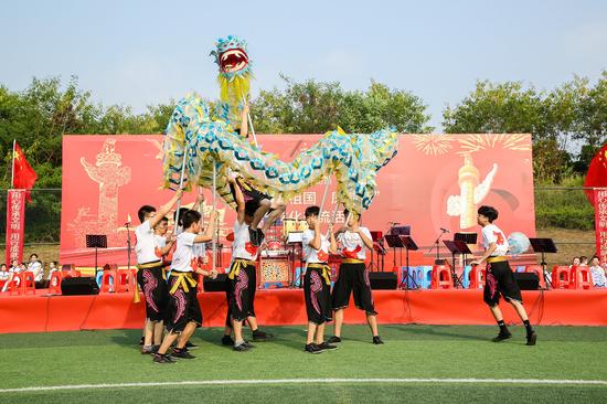 深圳西乡：精彩绝伦凤麒狮非遗为创文代言