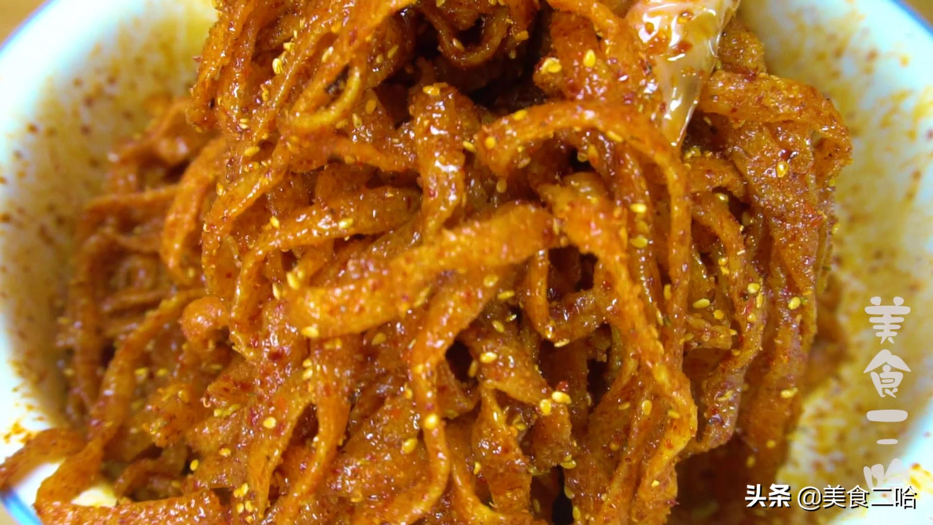 辣条不健康食品的做法,辣条的不卫生做法