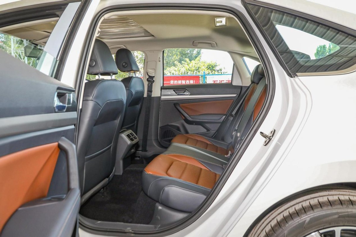 大众朗逸值得买吗哪款好,最亲民最合适的家用车型大众朗逸