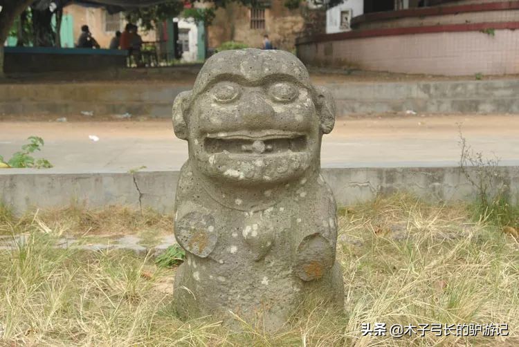 这个奇特的地方，将石狗视为图腾，却爱吃狗肉