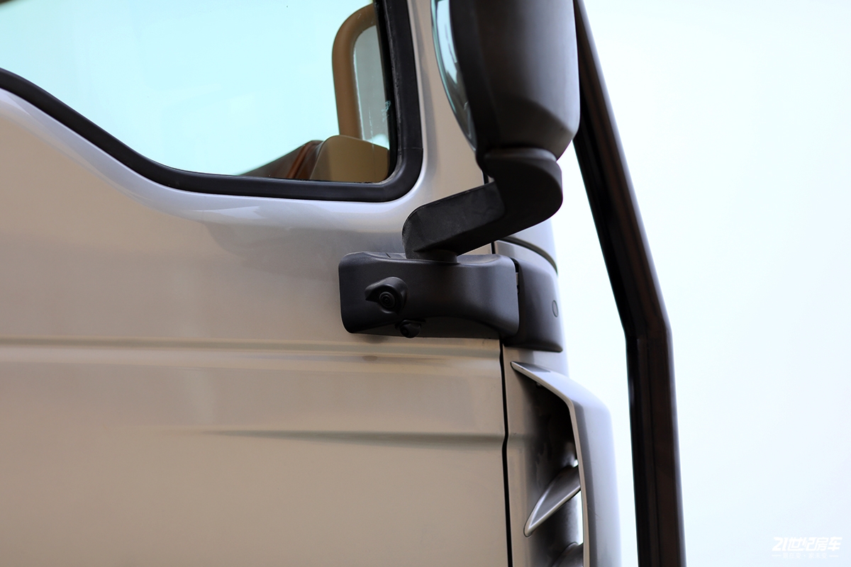 重汽越野房车最新4驱版,顶级进口man四驱越野房车