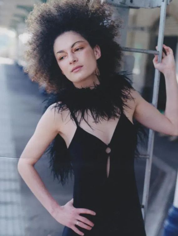 一对男女互换性别，一见钟情后生儿育女：有爱，性别有什么关系？