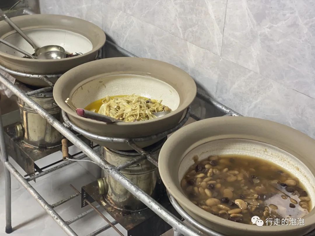 「岳阳攻略」被誉为“湖南夜宵扛把子”的烧烤城，还是小龙虾基地