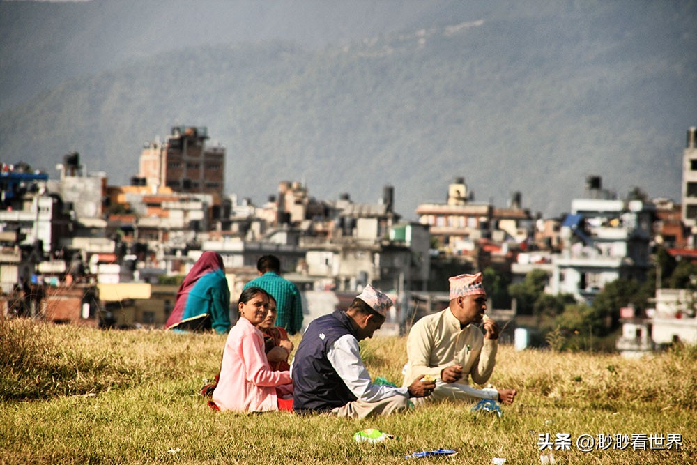 尼泊尔恒河上的烧尸庙,夜游尼泊尔烧尸庙