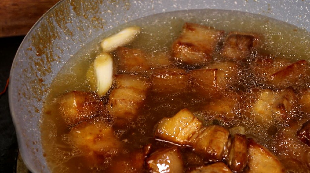 做红烧肉不用香料好吃吗,做红烧肉用白糖好吃吗