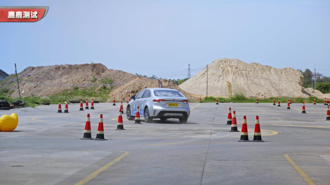 丰田双擎混动开不坏,2022丰田雷凌双擎1.8he-cvt进取版