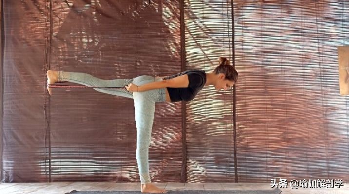 初学练瑜伽从第1步练起怎么练,初学者练瑜伽要怎么样练