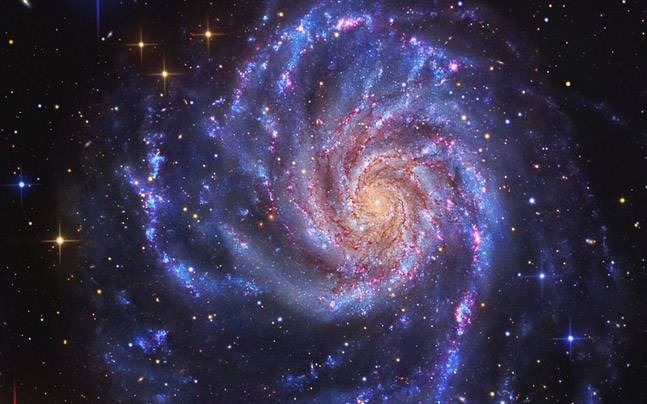 各种星系和银河系相撞,一矮星系与银河系相撞