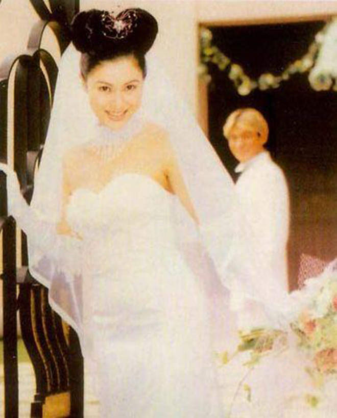 刘德华和朱丽倩的婚纱照,四大天王刘德华爱人