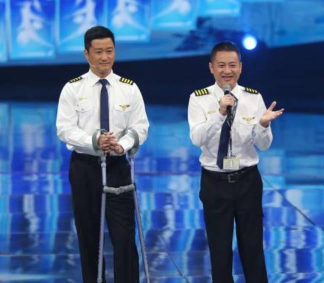 王宝强考驾照,王宝强吴京出席