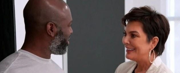 64岁卡戴珊妈妈也撒娇？和39岁黑人小男友在办公室亲吻，太甜了吧