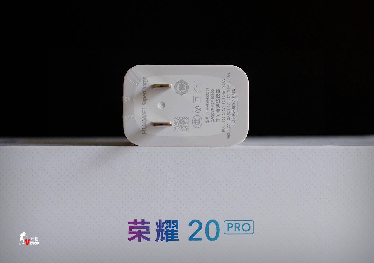 荣耀20pro评测视频,荣耀20与荣耀20pro深度评测