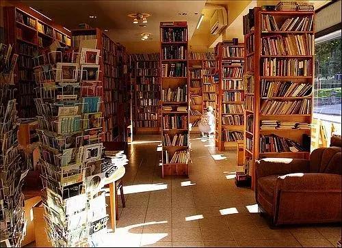 如何看待实体书店落寞,传统书店衰落的根本原因是