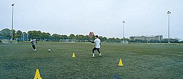 撕开防线的传球,撕开敌人的防线