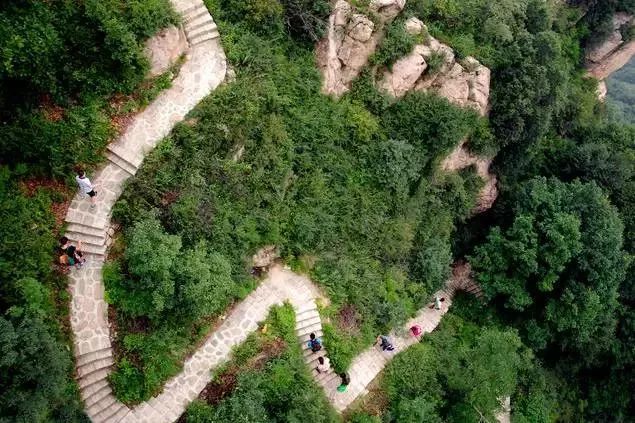 有了这些均温不足20℃的空调山，再热情的“烤验”也挡得住