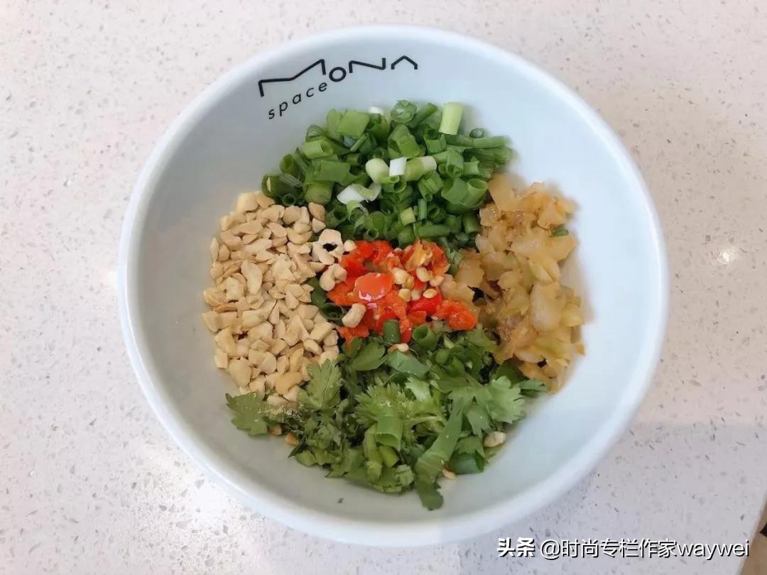 寒风飒飒，人类无法阻止火锅的蔓延势头了……