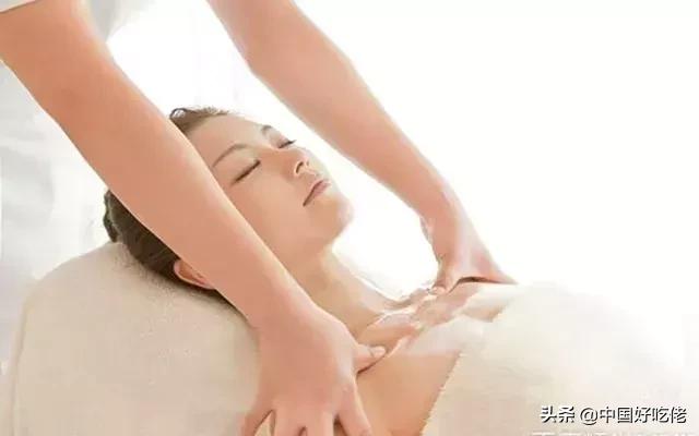 金牌月嫂讲诉，遇到宝妈没奶涨奶最简单的解决方法。