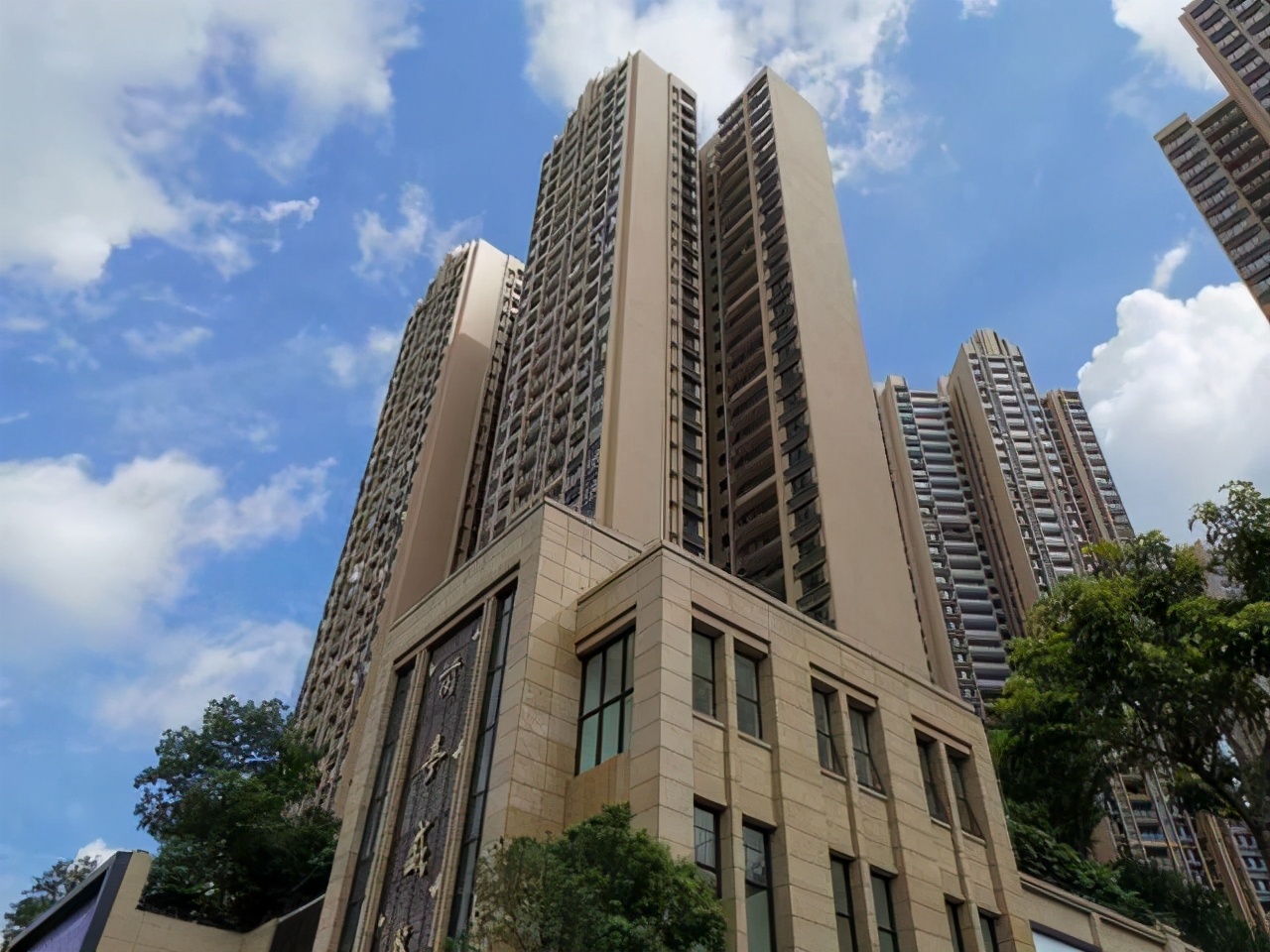 襄阳汉江水畔安置房最新动态,襄阳高新区连山湖安置房项目进展