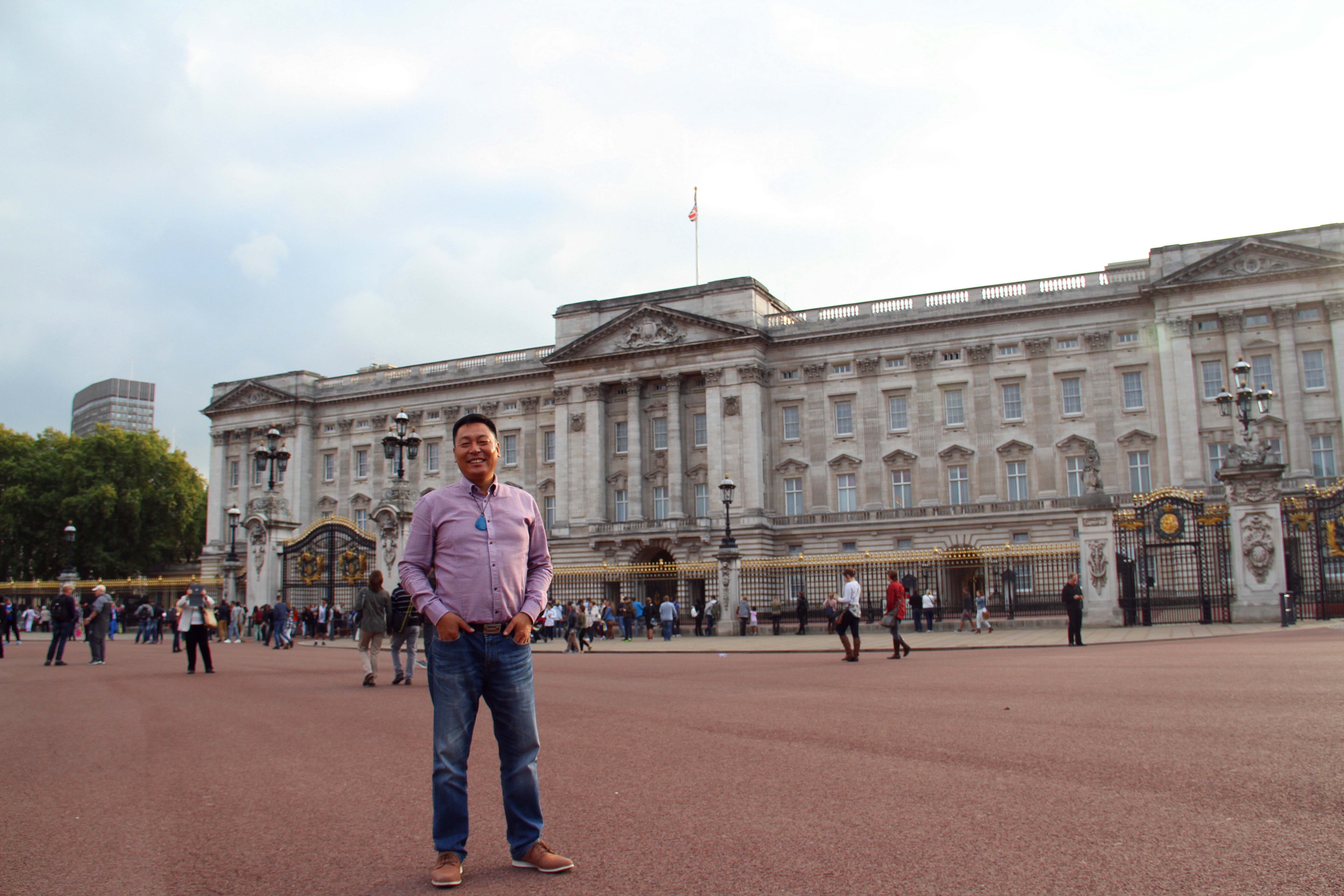 英国真正的白金汉宫,英国王室白金汉宫门口