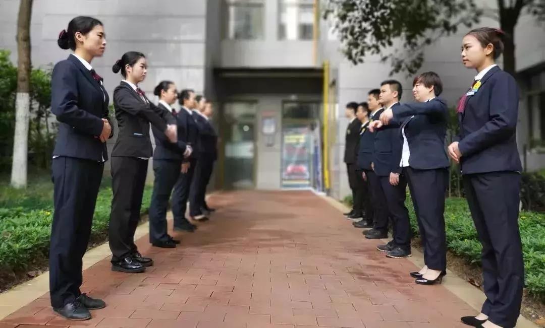 物业客服工资一般多少,成都物业客服工资