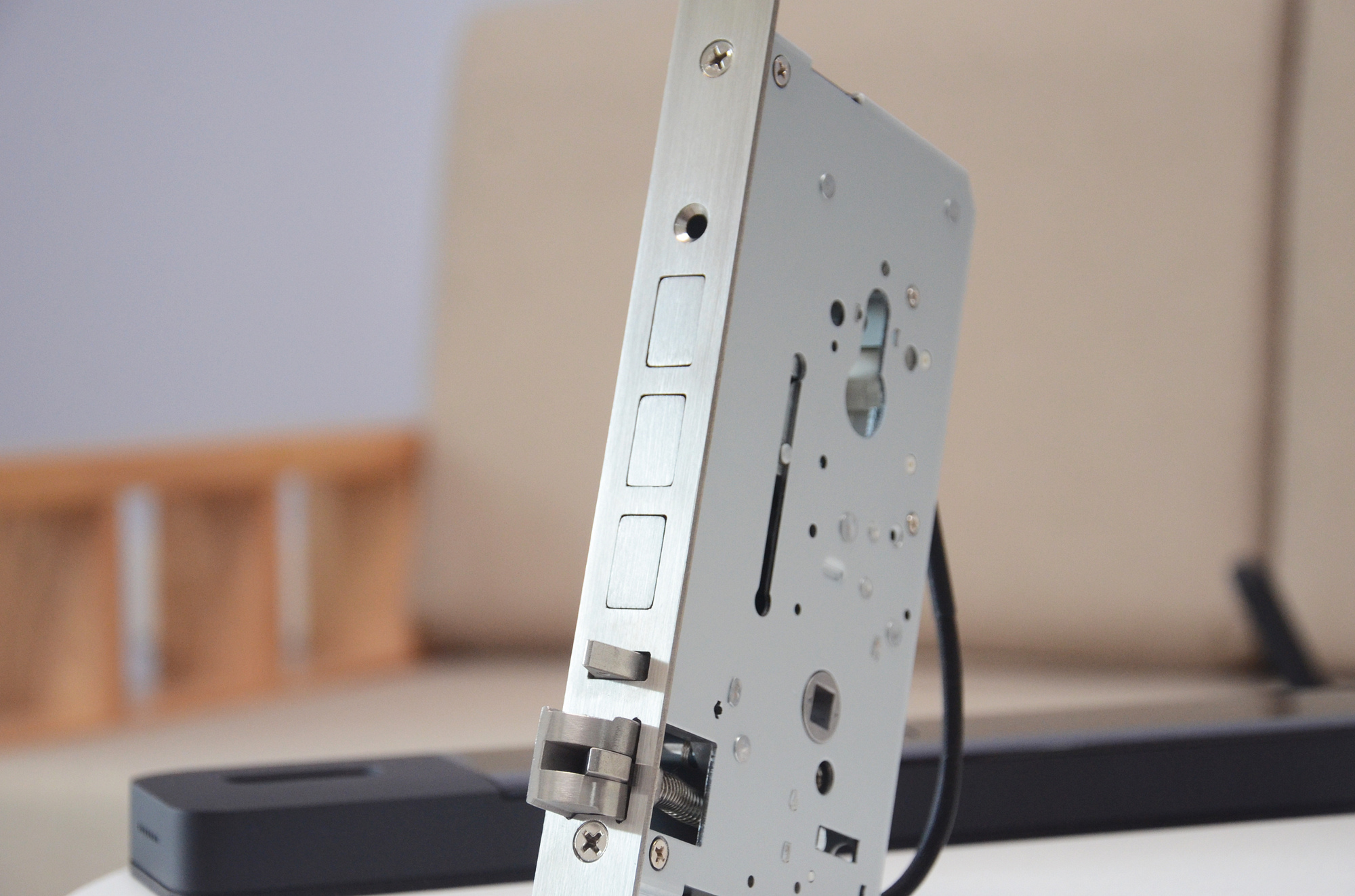 首发899元!小米新品评测:高配低价,年轻人的第一款智能门锁?