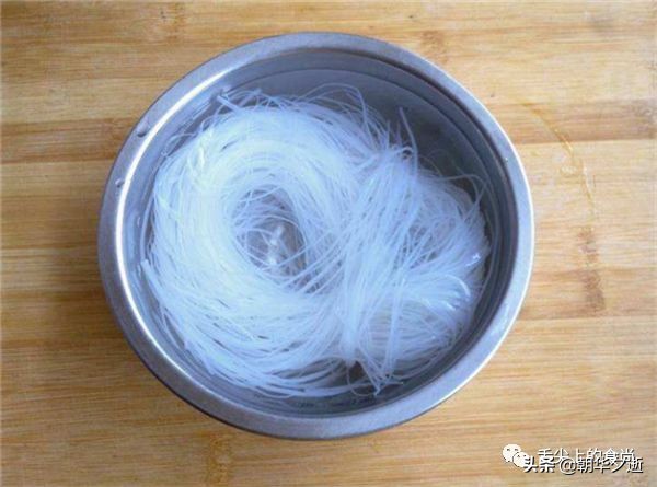 炒粉丝的最好方法,炒粉丝怎么炒粉丝不坨不粘锅