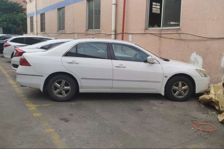 5-8万二手家用省心b级车推荐,5万块买这台二手车空间大还省油