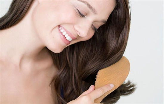 冬天身上静电特别多怎么消除静电,冬天头发起静电怎么处理