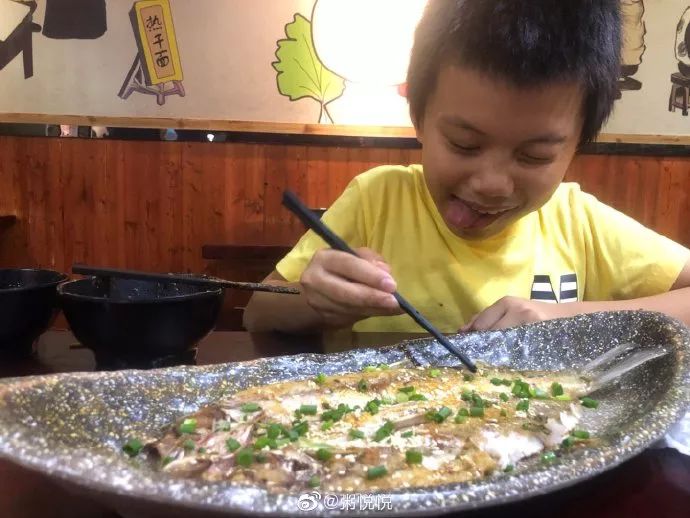 来比比,谁家的娃更难养