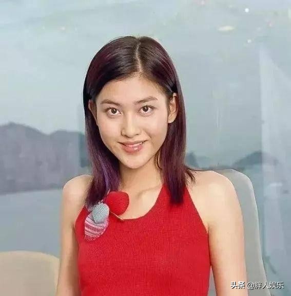 李彩桦：曾被当作张柏芝接班人，和老公闪婚闪离，如今怎样了？