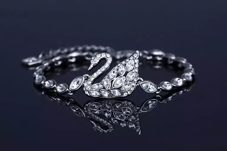 手上戒指戴久了痕迹怎么去除,戒指怎么清洗才能光亮