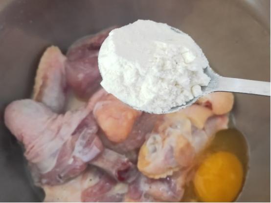 韩式炸鸡蜂蜜黄油,鲜嫩酥脆的韩式炸鸡美味到舔手指