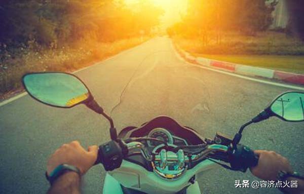 为什么摩托车油表跟实际不一样,摩托车油表不动的原因和解决方法