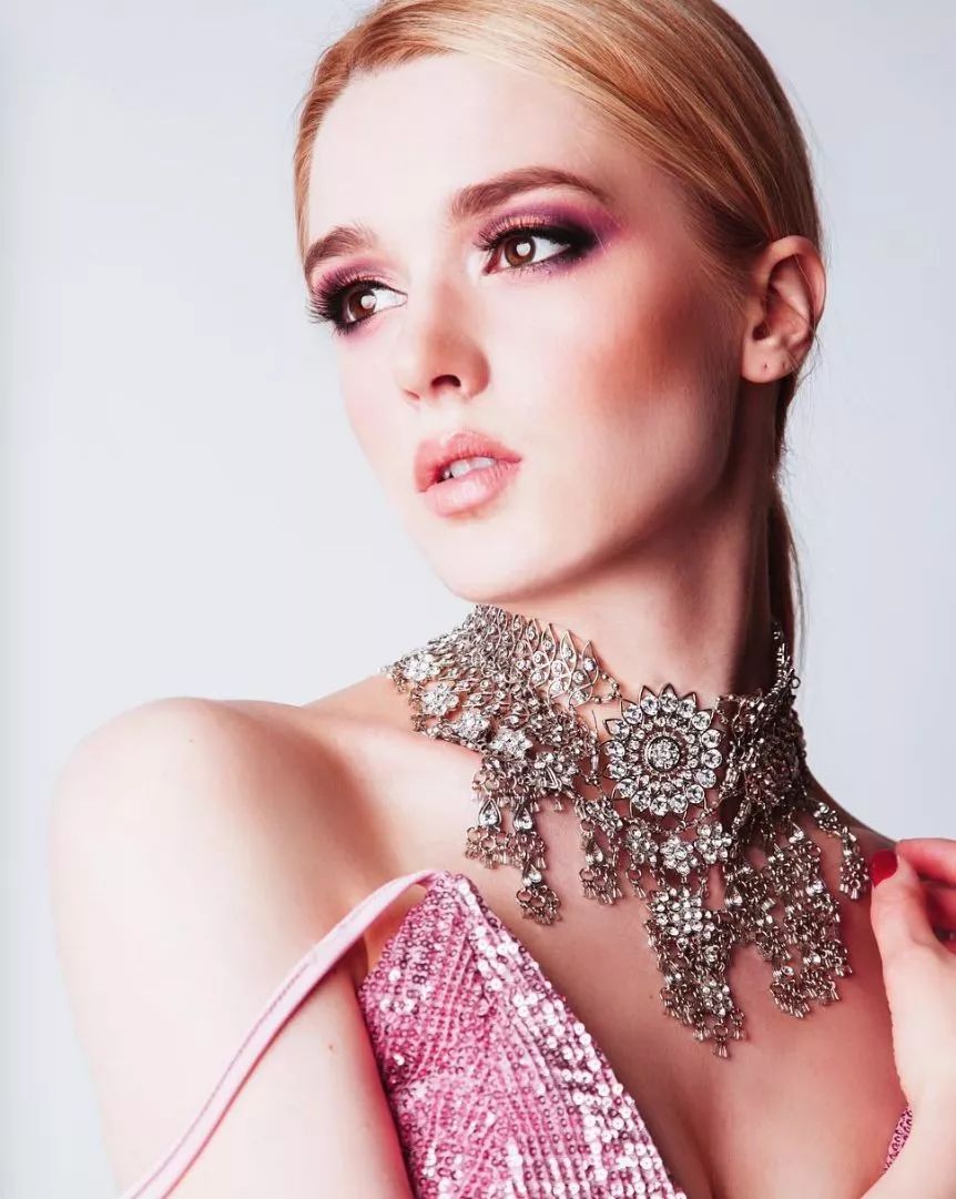 33岁俄罗斯真人芭比,俄罗斯模特像芭比娃娃