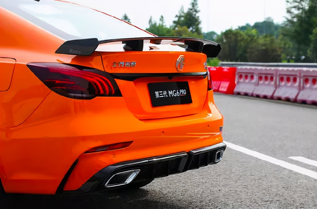 激进前卫全新mg6pro预告图发布,运动轿跑第三代mg6pro上市