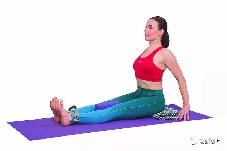 怎样用瑜伽砖矫正xo型腿,瑜伽矫正o型腿
