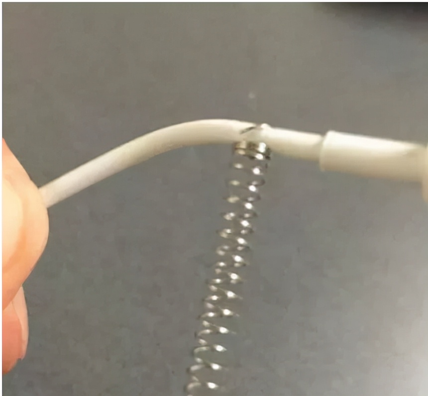 苹果数据线容易坏的原因,苹果数据线坏的预兆